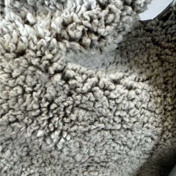 Altar’d State mocha Sherpa lined quilted hooded vest size small - Picture 5 of 7